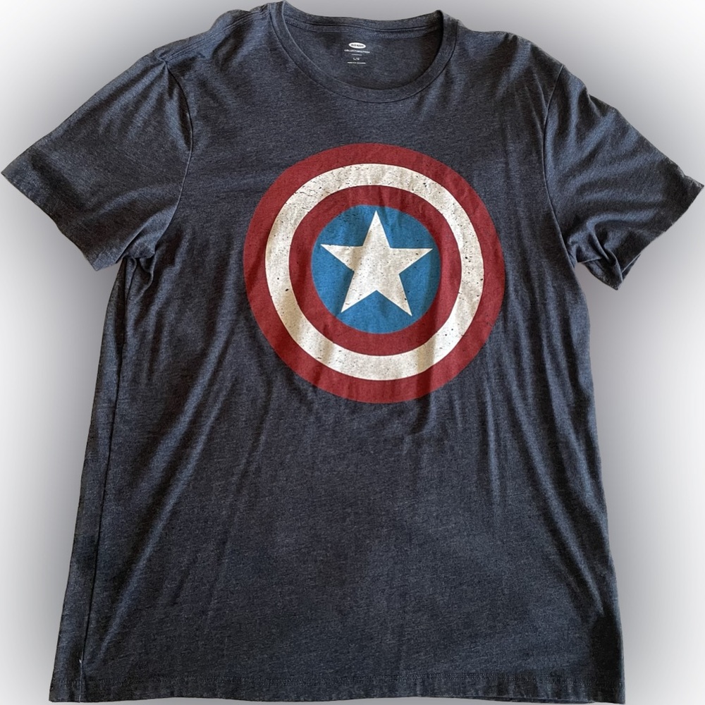 New without tags Captain America t-shirt ( old navy brand )